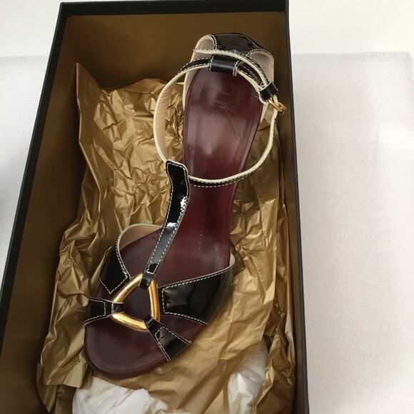 Giuseppe Zanotti Burgundy T-Strap Heel Sandals - Picture 4 of 11